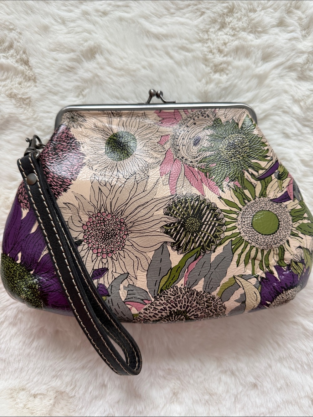 Patricia Nash Savena Purple Sunflower Kiss Lock Wristlet Clutch Wallet Small Bag
